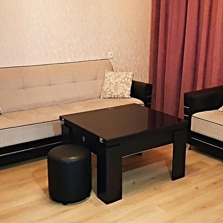 Bright And Cozy Apartment On Aghmashenebeli Avenue Tbilisi Esterno foto