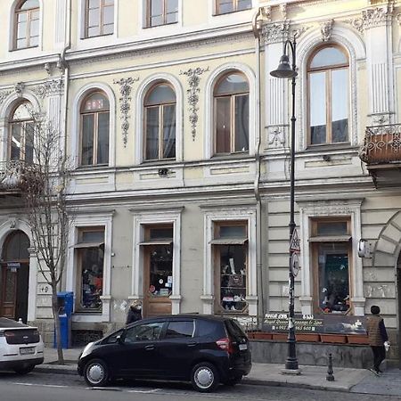 Bright And Cozy Apartment On Aghmashenebeli Avenue Tbilisi Esterno foto