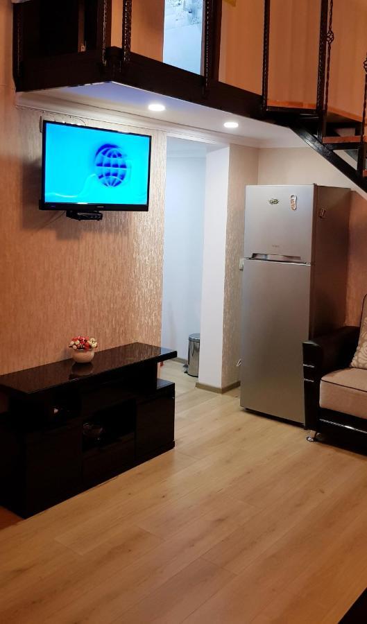 Bright And Cozy Apartment On Aghmashenebeli Avenue Tbilisi Esterno foto