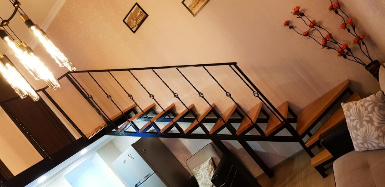 Bright And Cozy Apartment On Aghmashenebeli Avenue Tbilisi Esterno foto