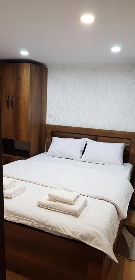 Bright And Cozy Apartment On Aghmashenebeli Avenue Tbilisi Esterno foto