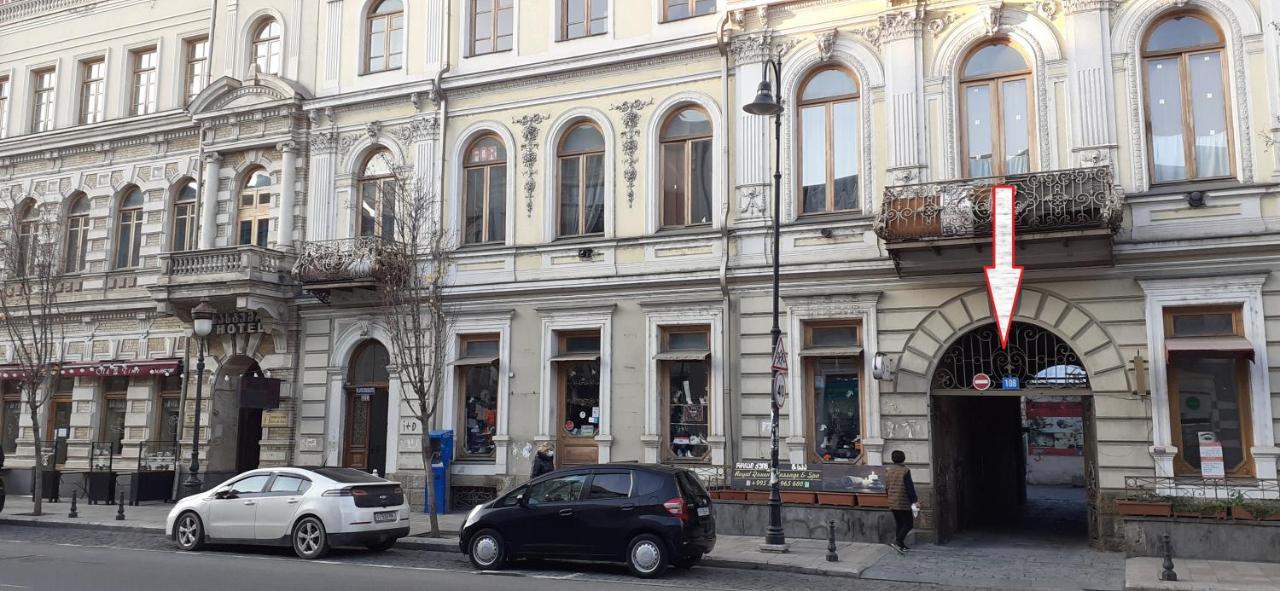 Bright And Cozy Apartment On Aghmashenebeli Avenue Tbilisi Esterno foto